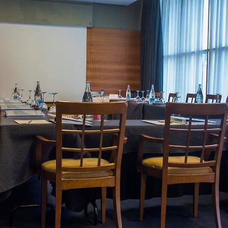 Gran Hotel Lakua Витория Экстерьер фото A meeting room at the hotel