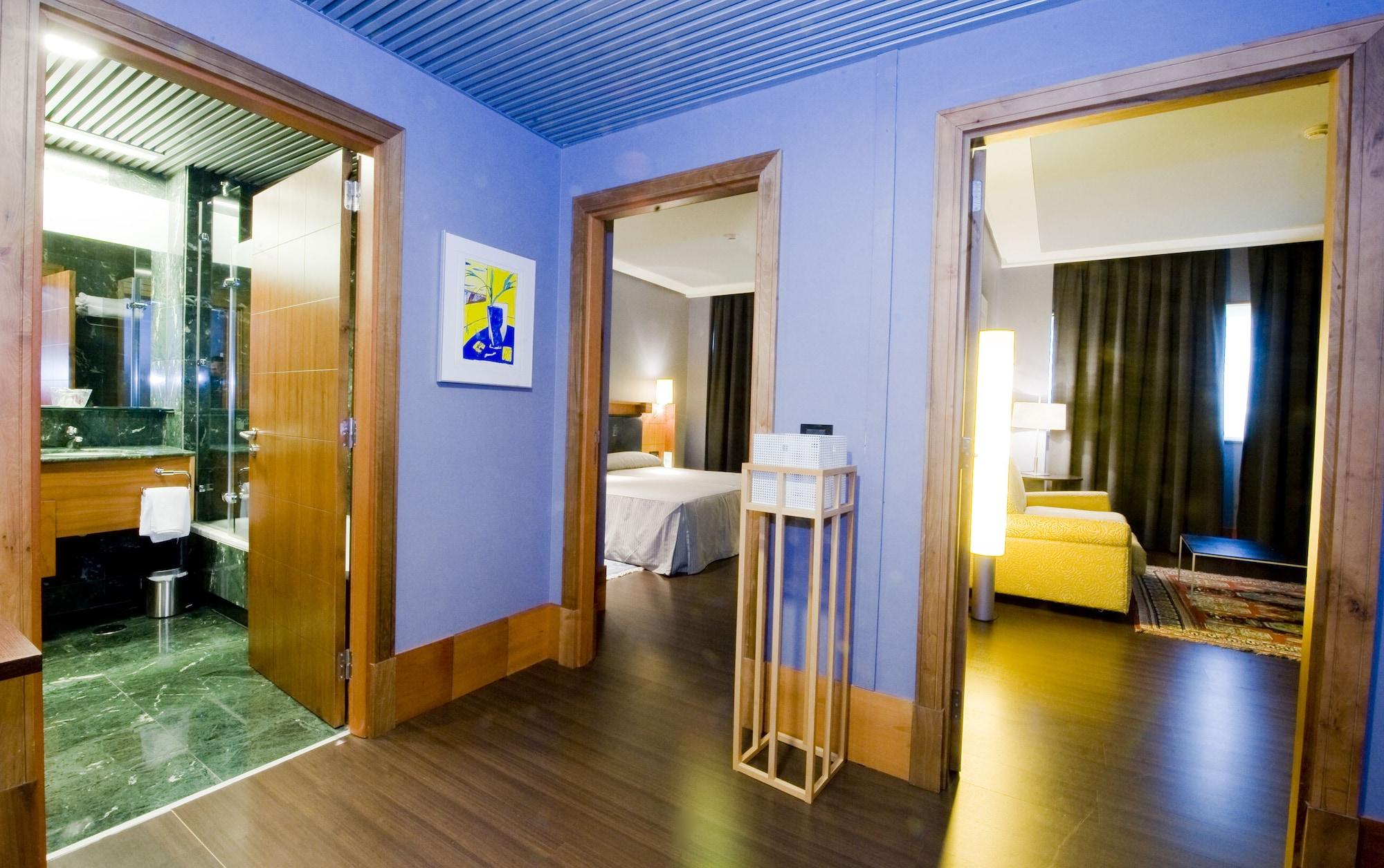 Gran Hotel Lakua Витория Номер фото A suite at the Hotel Arts