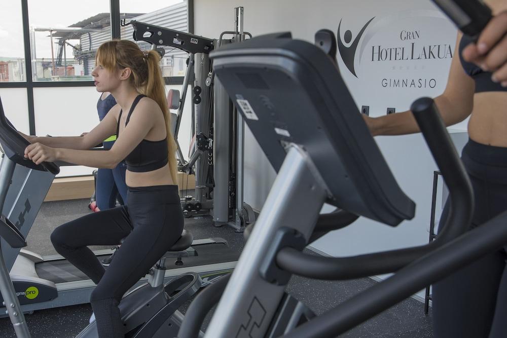 Gran Hotel Lakua Витория Экстерьер фото Elliptical cross trainer