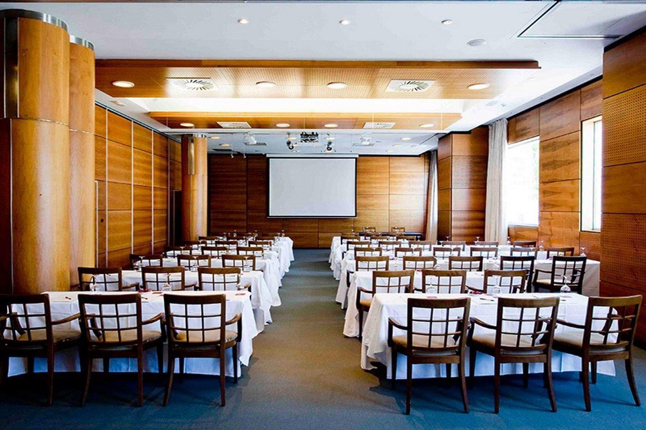 Gran Hotel Lakua Витория Экстерьер фото The conference room