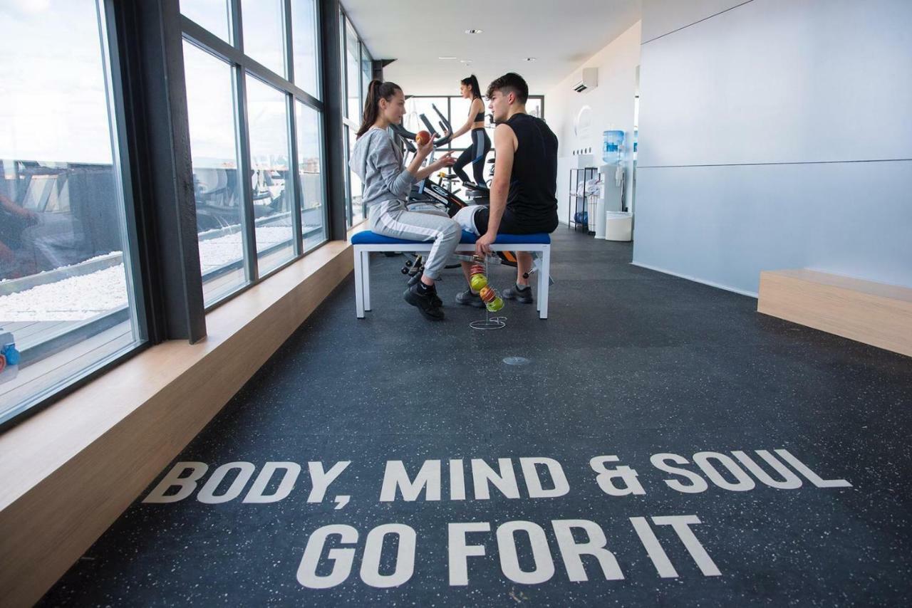 Gran Hotel Lakua Витория Экстерьер фото The gym at the University of Roehampton